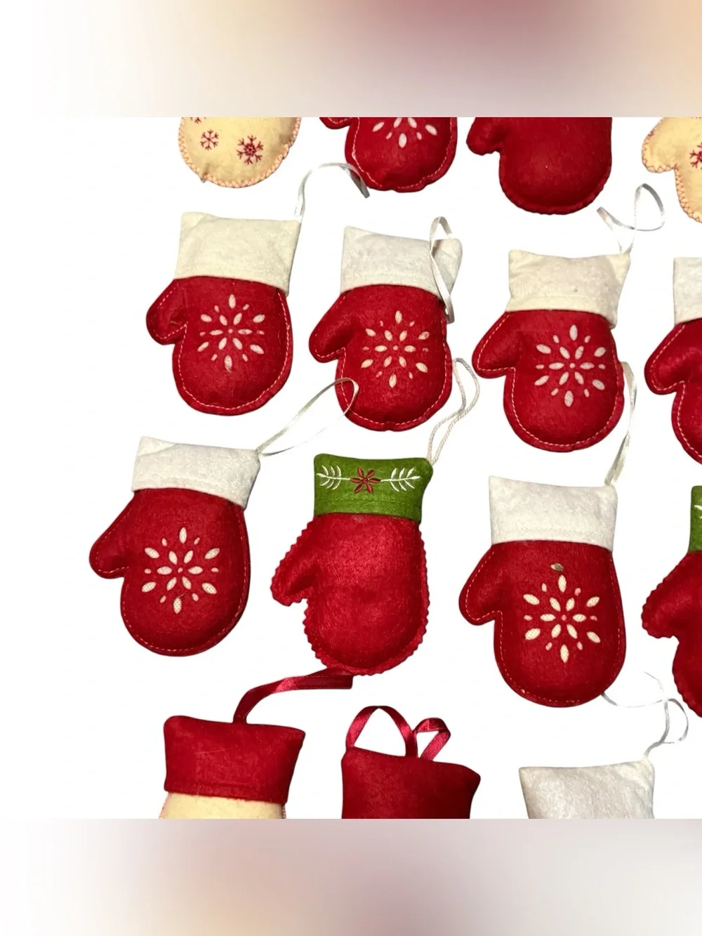 Lot Of 15 Winter Mittens Gloves Christmas Ornaments Felt